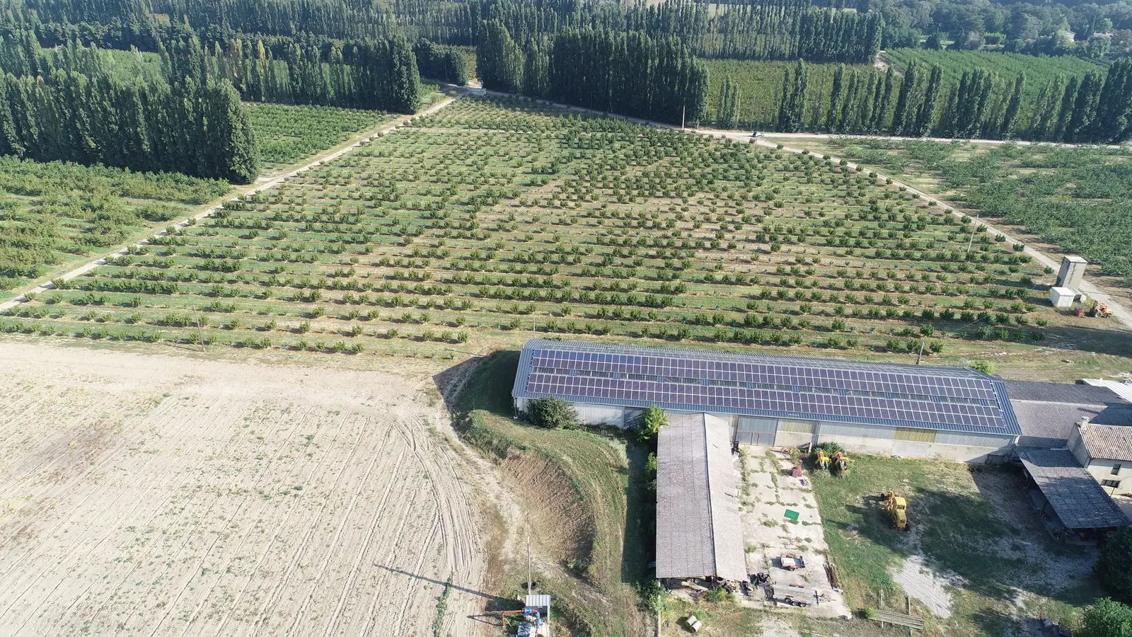 Bâtiment agricole avec toiture photovoltaïque