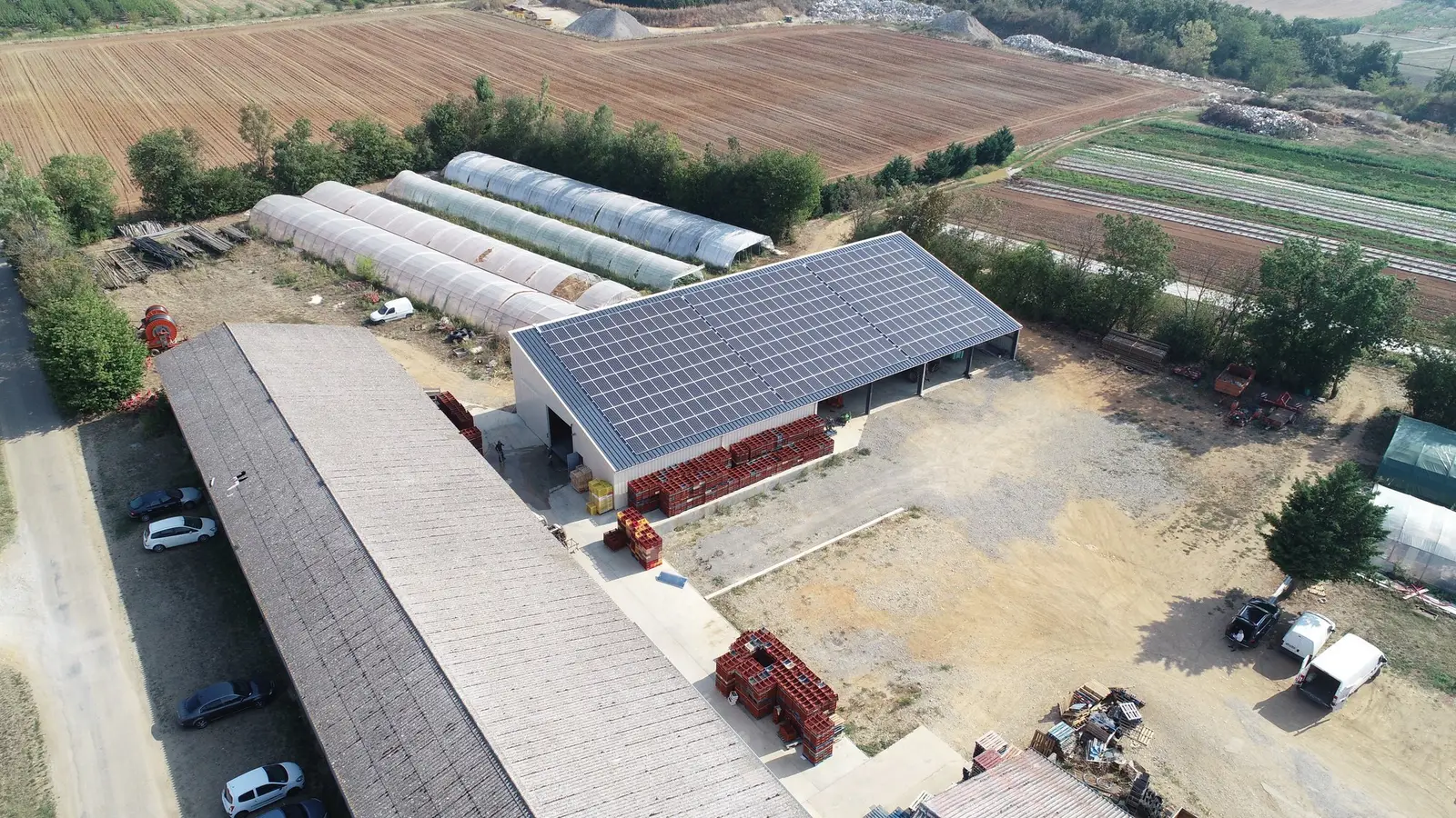 Hangar agricole photovoltaïque et bâtiments d’exploitation